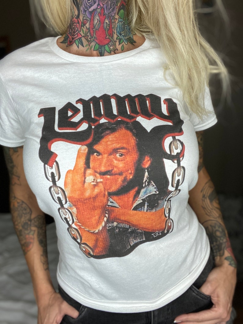 pic of shirt of lemmy from Motörhead flipping the bird